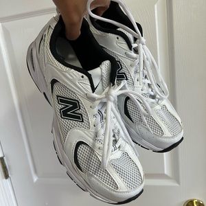 New Balance 530 - Black and White